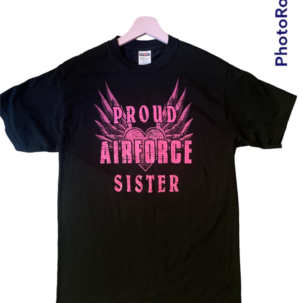 Patriotic proud Air Force sister shirt size medium